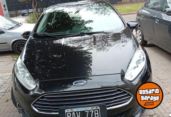 Autos - Ford Fiesta Titanium 2015 Nafta 110000Km - En Venta