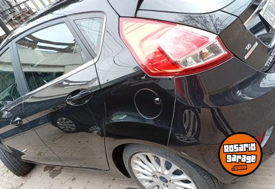 Autos - Ford Fiesta Titanium 2015 Nafta 110000Km - En Venta