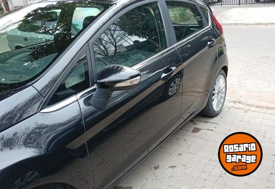 Autos - Ford Fiesta Titanium 2015 Nafta 110000Km - En Venta