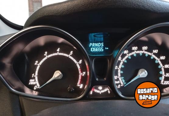 Autos - Ford Fiesta Titanium 2015 Nafta 110000Km - En Venta