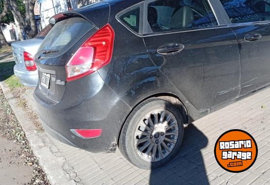 Autos - Ford Fiesta Titanium 2015 Nafta 110000Km - En Venta
