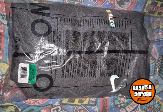 Indumentaria - Venta campera deportiva nueva! - En Venta