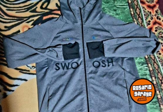 Indumentaria - Venta campera deportiva nueva! - En Venta