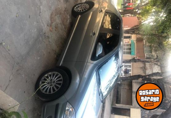Autos - Fiat Siena EL 2015 GNC 136000Km - En Venta