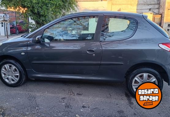 Autos - Peugeot 207 2010 Nafta 180000Km - En Venta