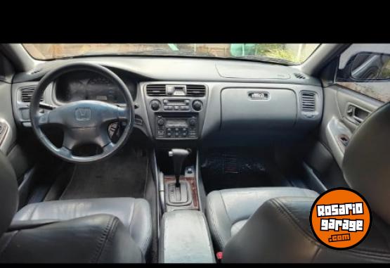 Autos - Honda Accord v6 1998 Nafta 275000Km - En Venta