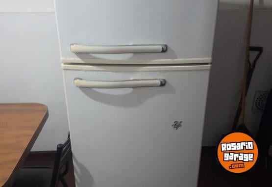 Hogar - HELADERA BAMBI C FREEZER - En Venta