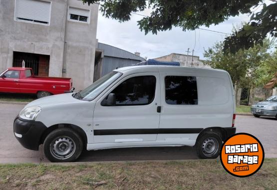 Utilitarios - Peugeot Partner 2012 Nafta 345000Km - En Venta