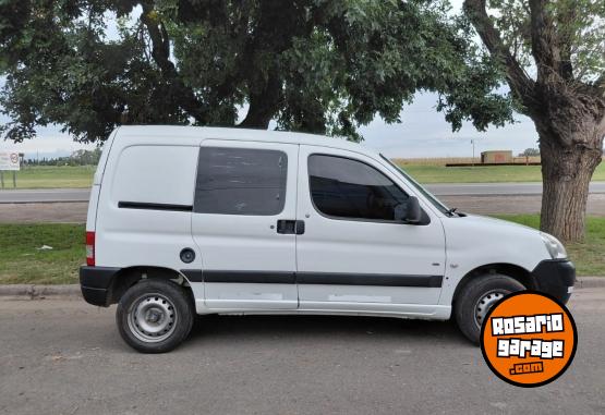 Utilitarios - Peugeot Partner 2012 Nafta 345000Km - En Venta