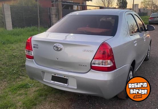 Autos - Toyota Etios 2016 Nafta 85000Km - En Venta