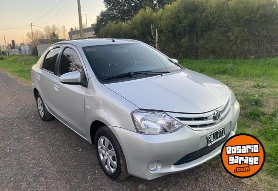 Autos - Toyota Etios 2016 Nafta 85000Km - En Venta