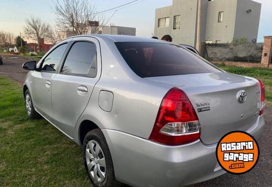Autos - Toyota Etios 2016 Nafta 85000Km - En Venta