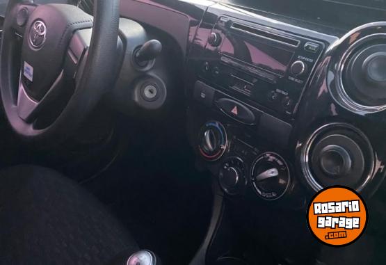 Autos - Toyota Etios 2016 Nafta 85000Km - En Venta
