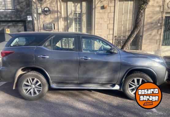 Camionetas - Toyota Sw4 4x4 SRX AT 2018 Nafta 210000Km - En Venta