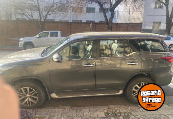 Camionetas - Toyota Sw4 4x4 SRX AT 2018 Nafta 210000Km - En Venta