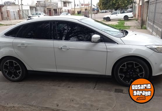Autos - Ford Focus3 titanium 2013 Nafta 84000Km - En Venta