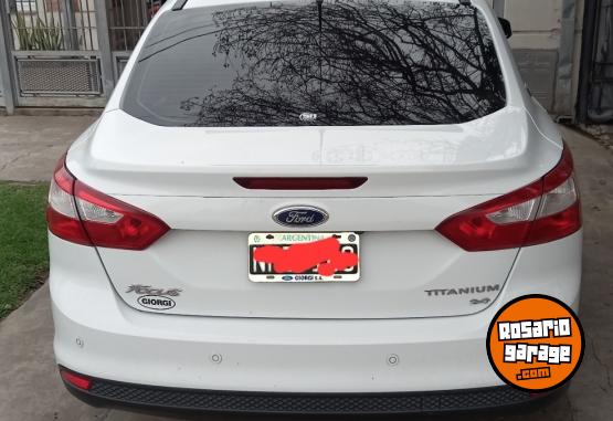 Autos - Ford Focus3 titanium 2013 Nafta 84000Km - En Venta