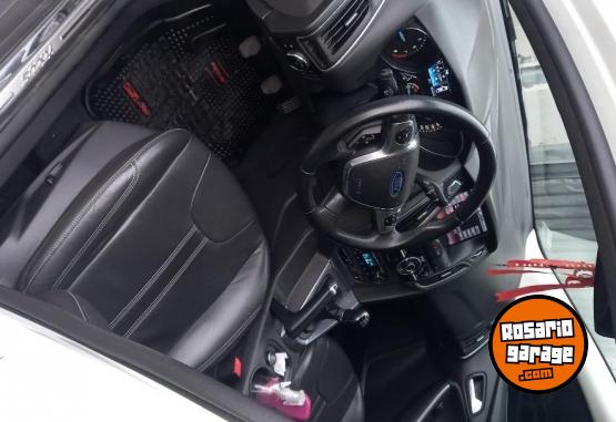 Autos - Ford Focus3 titanium 2013 Nafta 84000Km - En Venta