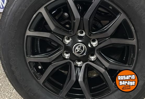 Accesorios para Autos - Llantas Toyota Hilux - En Venta