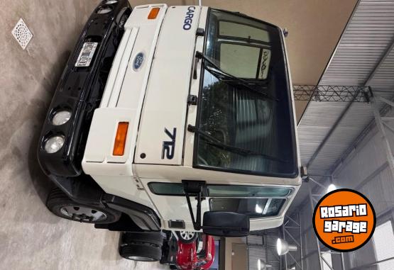 Camiones y Grúas - FORD CARGO 712 - En Venta