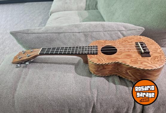 Instrumentos Musicales - Ukelele Marca DIDO NUEVO CON FUNDA - En Venta
