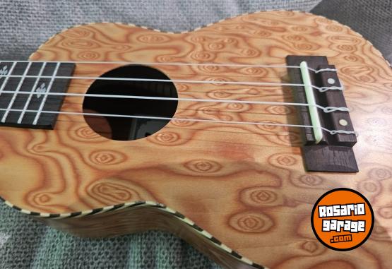 Instrumentos Musicales - Ukelele Marca DIDO NUEVO CON FUNDA - En Venta
