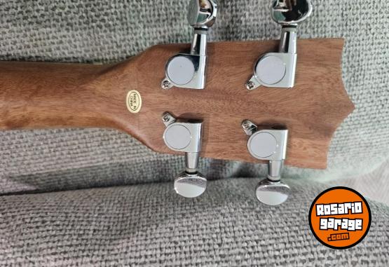 Instrumentos Musicales - Ukelele Marca DIDO NUEVO CON FUNDA - En Venta