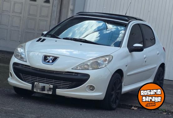 Autos - Peugeot 207 2011 Nafta 132000Km - En Venta
