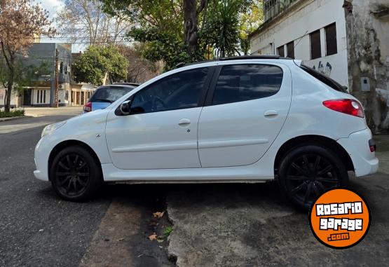 Autos - Peugeot 207 2011 Nafta 132000Km - En Venta
