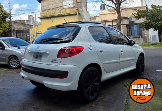 Autos - Peugeot 207 2011 Nafta 132000Km - En Venta