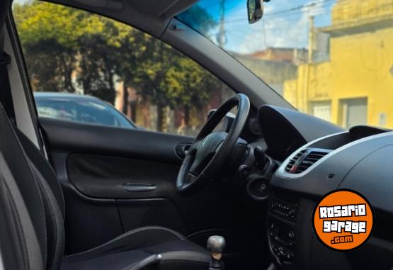 Autos - Peugeot 207 2011 Nafta 132000Km - En Venta