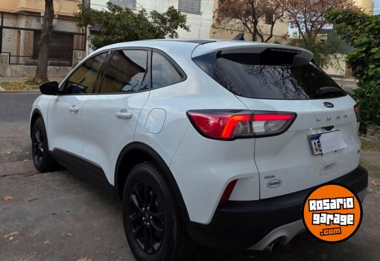 Autos - Ford Kuga 2020 Electrico / Hibrido 135000Km - En Venta