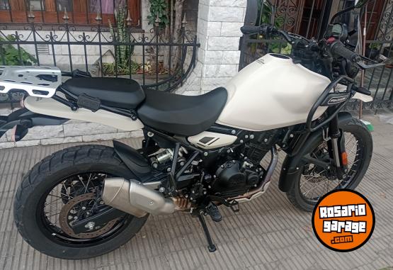 Motos - Royal Enfield Hi 2025 Nafta 4000Km - En Venta