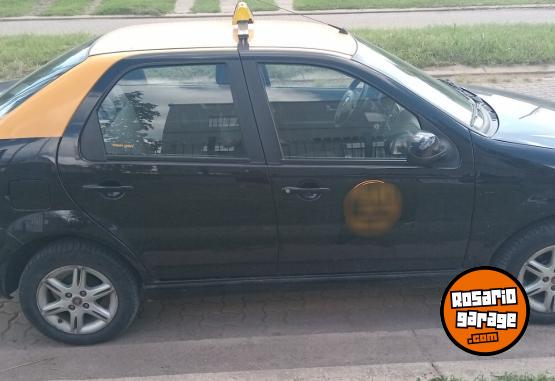 Autos - Fiat Siena 2017 GNC 120000Km - En Venta