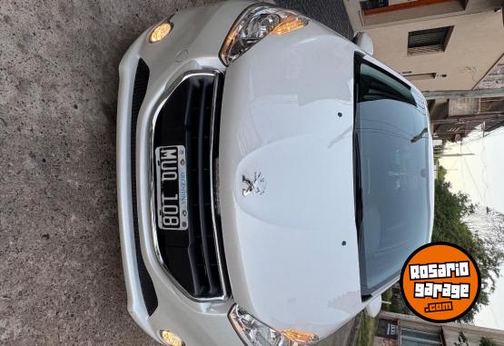 Autos - Peugeot 208 2014 Nafta 80000Km - En Venta