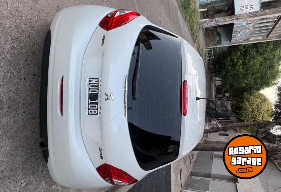 Autos - Peugeot 208 2014 Nafta 80000Km - En Venta