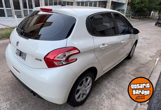 Autos - Peugeot 208 2014 Nafta 80000Km - En Venta
