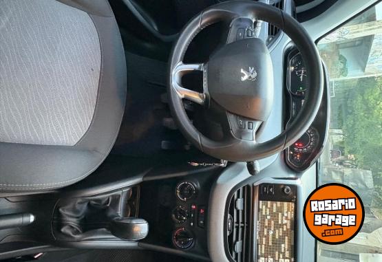 Autos - Peugeot 208 2014 Nafta 80000Km - En Venta
