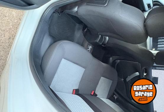 Autos - Peugeot 208 2014 Nafta 80000Km - En Venta