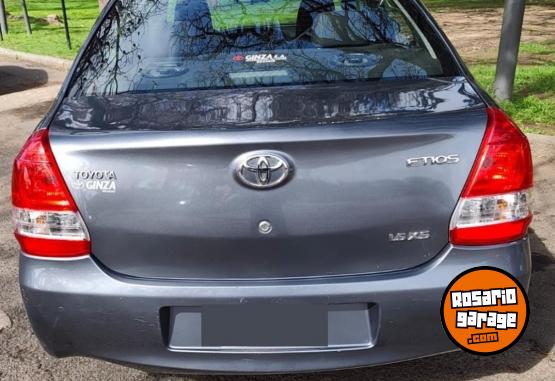Autos - Toyota Etios 2015 Nafta 76000Km - En Venta