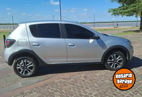 Autos - Renault Sandero intense 2024 Nafta 6400Km - En Venta