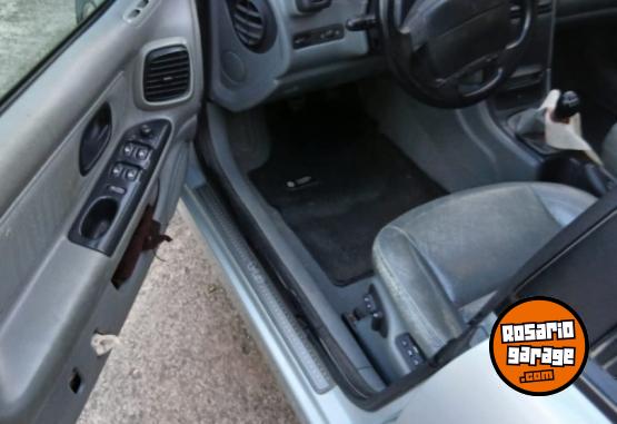 Autos - Renault LAGUNA V6 2001 Nafta 230000Km - En Venta