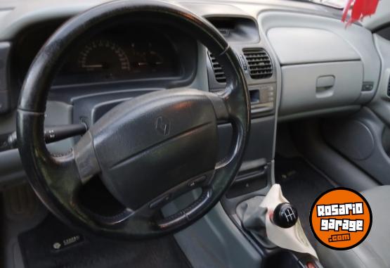 Autos - Renault LAGUNA V6 2001 Nafta 230000Km - En Venta