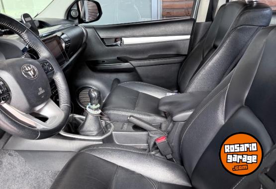 Camionetas - Toyota Hilux srx 2016 Diesel 140000Km - En Venta