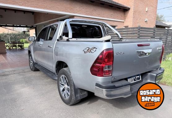 Camionetas - Toyota Hilux srx 2016 Diesel 140000Km - En Venta
