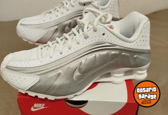 Indumentaria - Zapatillas Nike shox sin uso - En Venta
