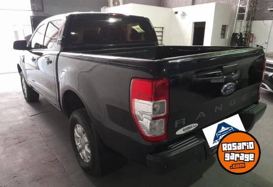 Camionetas - Ford Ranger XLS 2016 Diesel 198000Km - En Venta