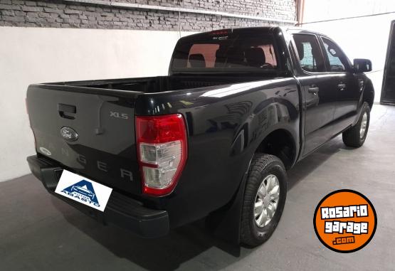 Camionetas - Ford Ranger XLS 2016 Diesel 198000Km - En Venta