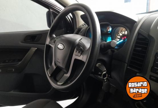 Camionetas - Ford Ranger XLS 2016 Diesel 198000Km - En Venta