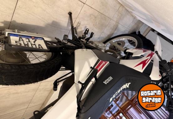 Motos - Honda Tornado 2022 Nafta 20000Km - En Venta